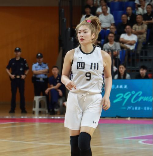 篮38分大胜武汉 进决赛战江苏冲4连冠ky开元棋牌全锦赛:韩旭8中7四川女(图2) 篮38分大胜武汉 进决赛战江苏冲4连冠ky开元棋牌全锦赛:韩旭8中7四川女(图2)