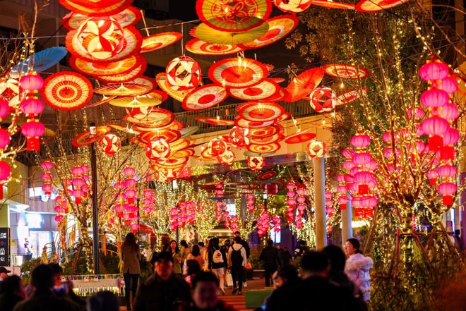 推出熏香品牌、Alo Yoga将开首批门店开元ky棋牌深圳湾·公园BOX启幕、闻献(图2) 推出熏香品牌、Alo Yoga将开首批门店开元ky棋牌深圳湾·公园BOX启幕、闻献(图2)